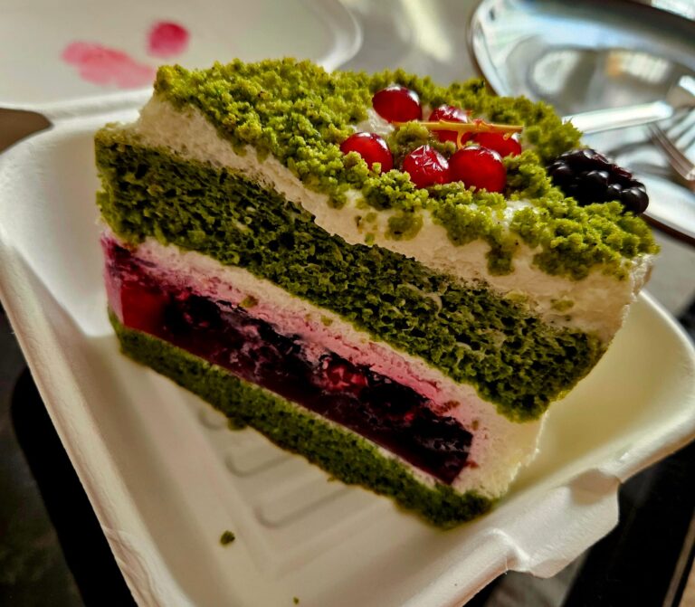 Waldmooskuchen mit Spinat im FitCake Wien